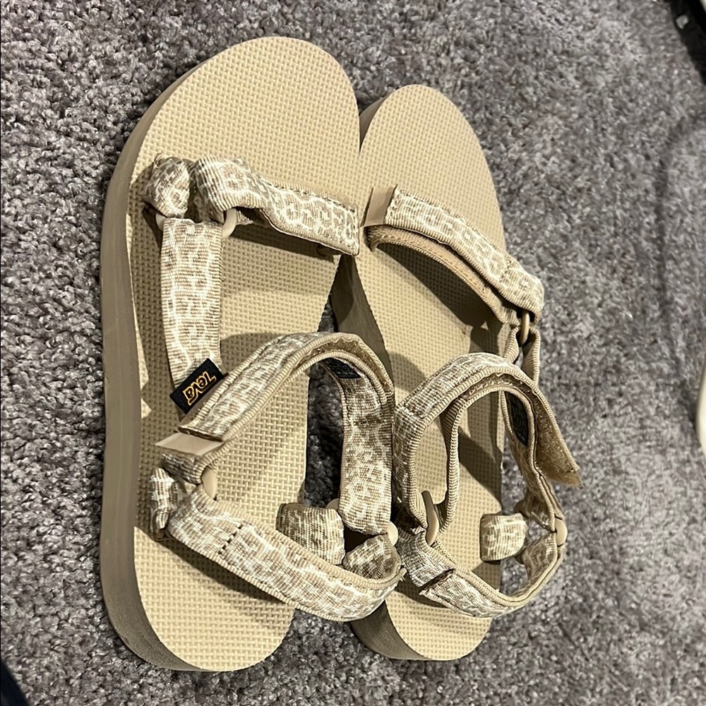 Teva cheetah print/ tan platform sandals